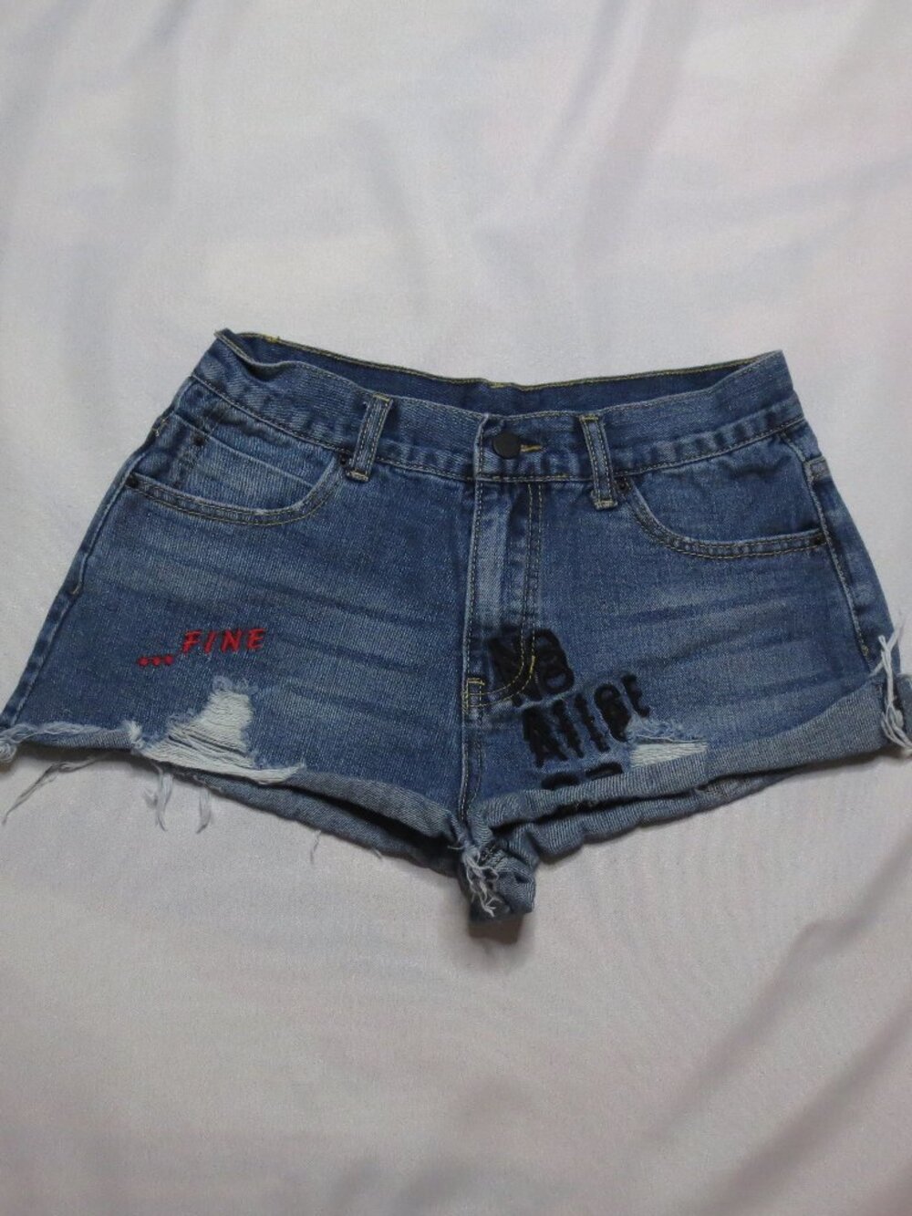 SHORTS womens JEANS blue DENIM high-rise FRAYED graffiti BYEEEE SIZE L